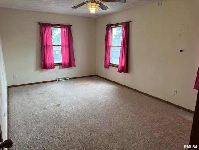 Building Photo - 2107 Tanglefoot Ln