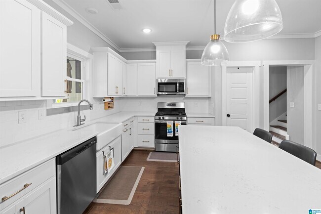 Building Photo - 2024 Adams Ridge Dr