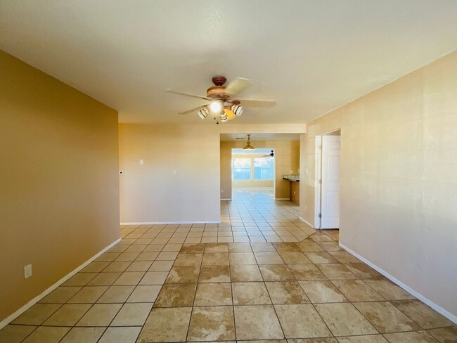 Building Photo - 4/2 Home with a backyard!