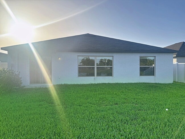 Building Photo - 3805 Romano Busciglio St