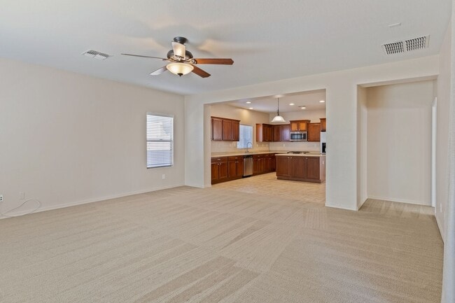 Building Photo - Gorgeous 4 Bedroom Home in Phoenix!
