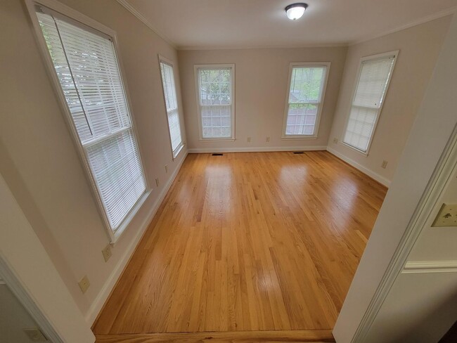Building Photo - For Rent: Charming 2-Bedroom Brick Home in...