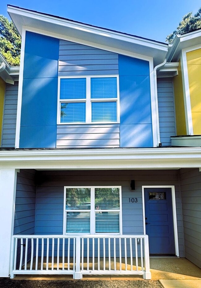 Building Photo - New Construction townhome near NC State