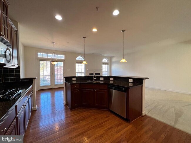 Building Photo - 15808 Buxton Pl
