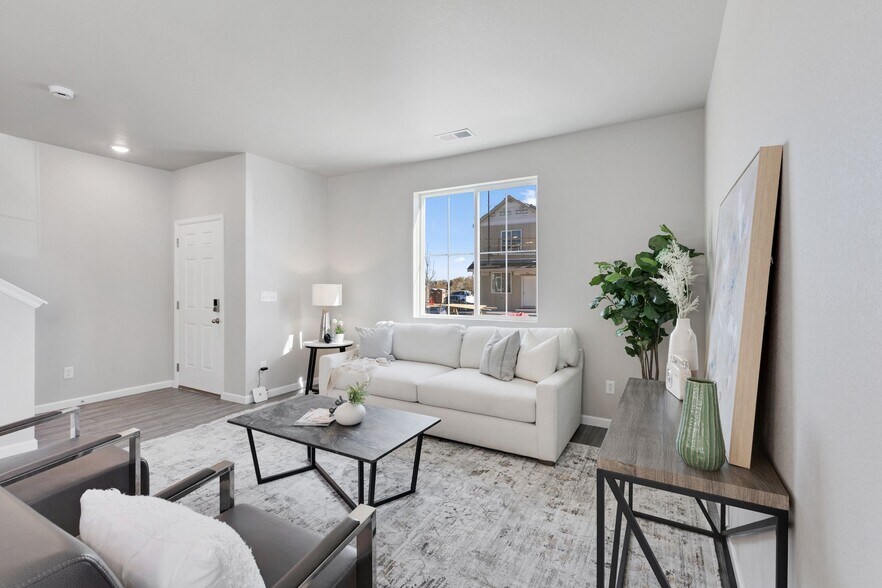 Building Photo - 1440 Coral Pl