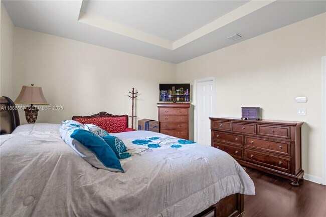 Building Photo - 363 NE 25th Terrace