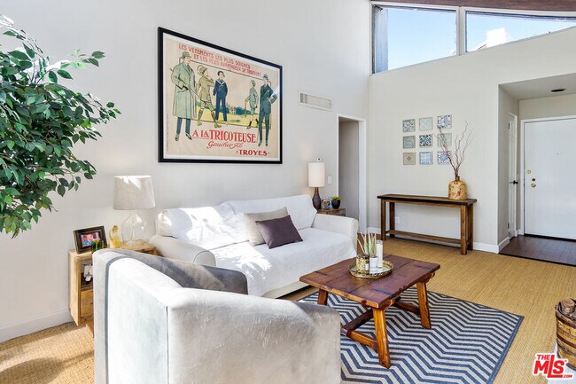 Building Photo - 1340 S Beverly Glen Blvd