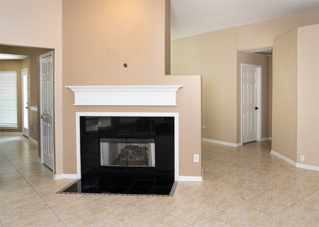 Building Photo - 19 Mystic Glade Ct