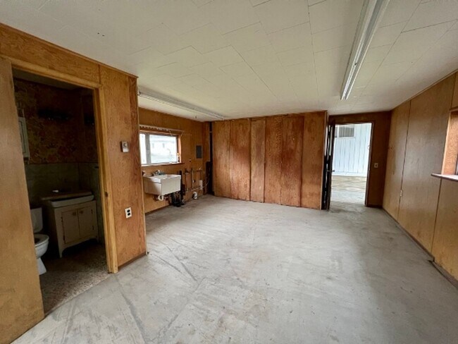 Building Photo - View of Dana Passage - Carports + Shop