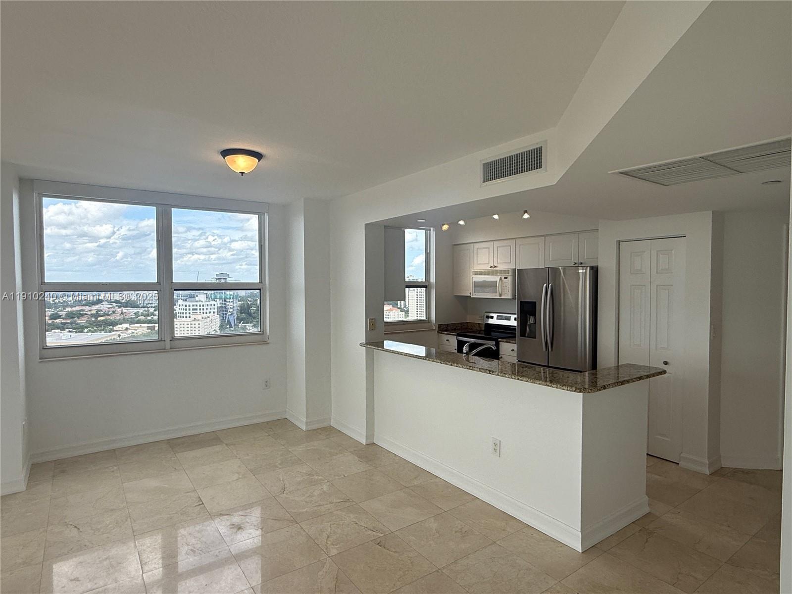 Building Photo - 19501 W Country Club Dr