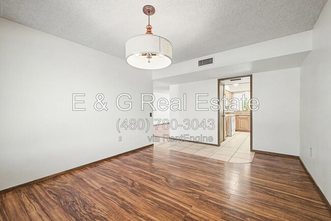 Building Photo - 9847 W Wrangler Dr