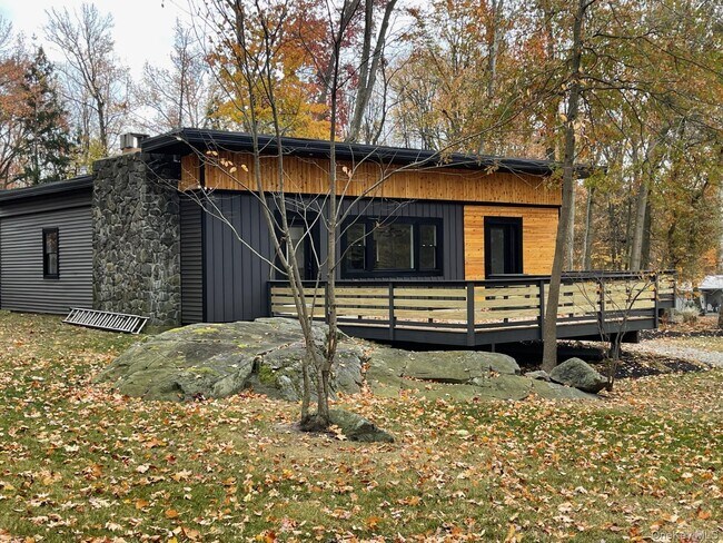 Building Photo - 6 Indian Hill Ln