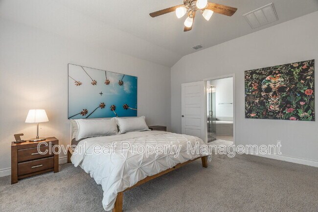 Building Photo - 1149 Cadogan Squire