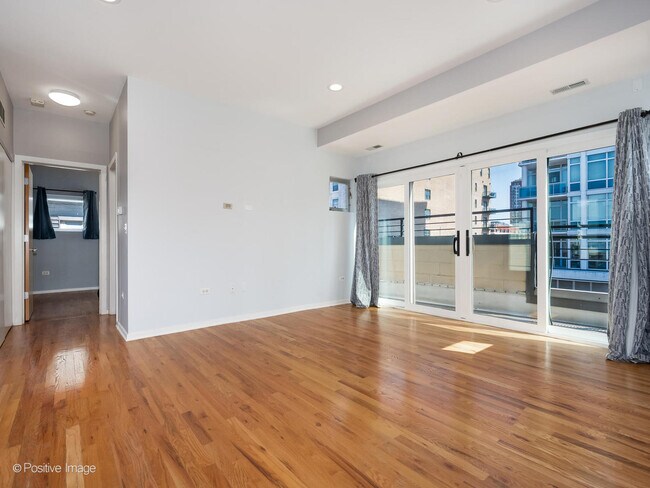 Building Photo - 1808 S Michigan Ave