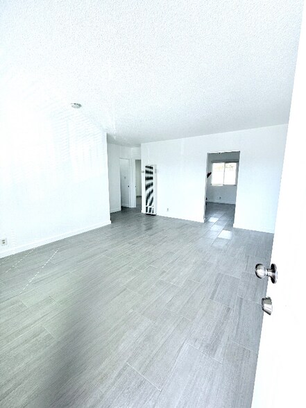 Building Photo - 8729 Lyndora St