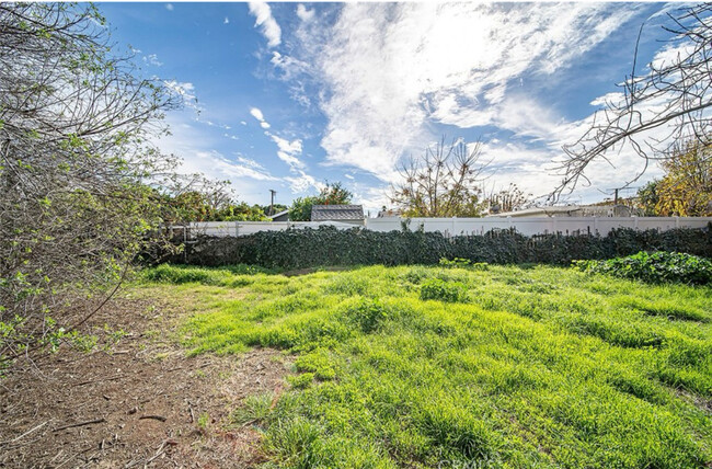 Building Photo - 21016 Saticoy St