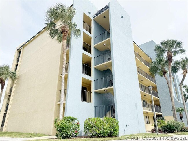 Building Photo - 2788 Tennis Club Dr