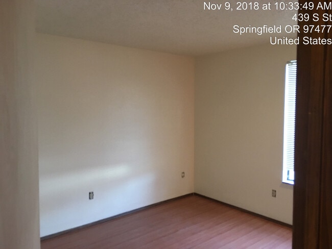 Building Photo - 3BR/2BA House/2-Car Garage in Springfield