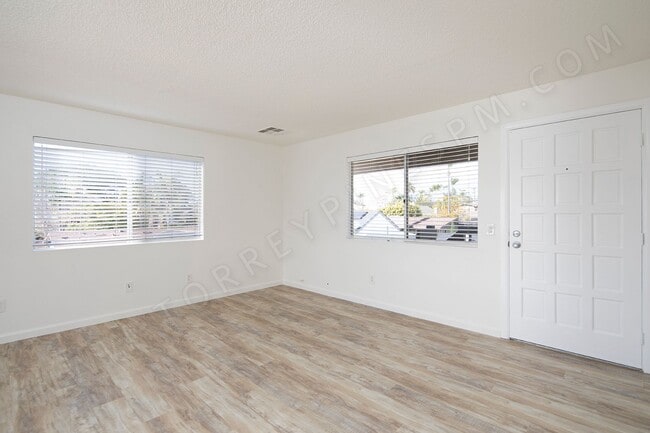 Building Photo - *OPEN HOUSE: 9/13 1-2PM* BEAUTIFUL Remodel...