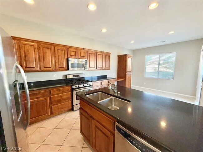 Building Photo - 8565 Vestia Ct