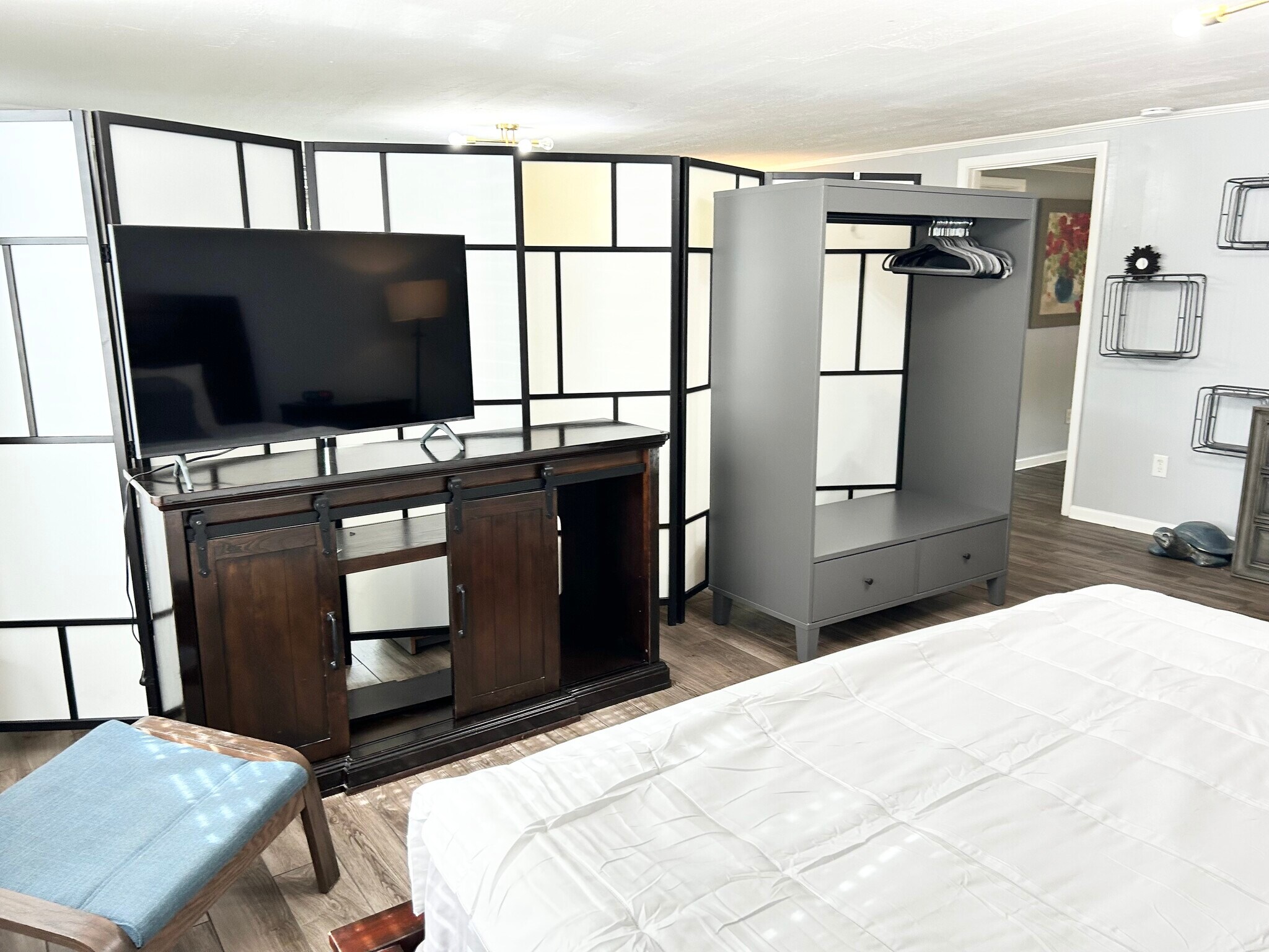 Building Photo - 2320 Vista Ave