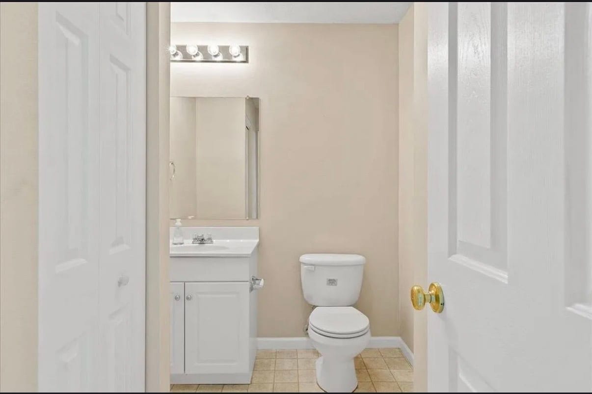 Building Photo - 781 Merlins Way
