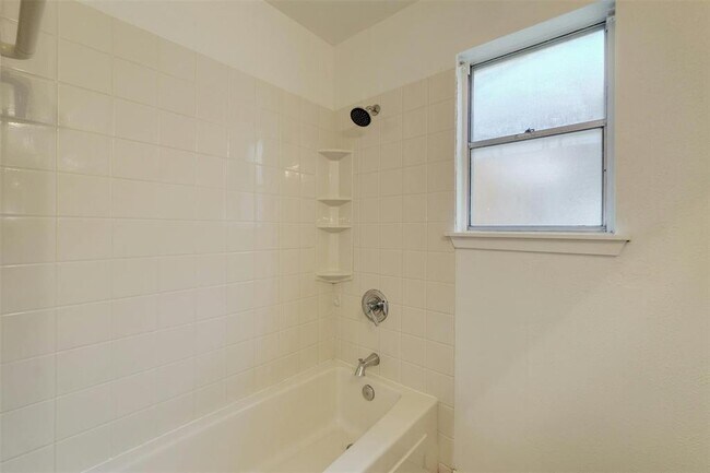 Building Photo - 10207 Rutland Village W