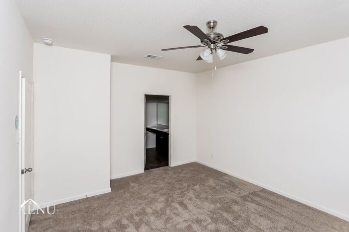 Building Photo - 509 London Dr