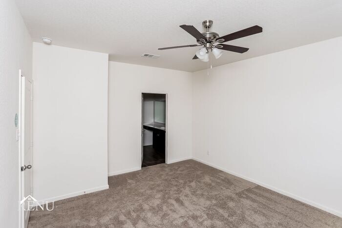 Building Photo - 518 London Dr
