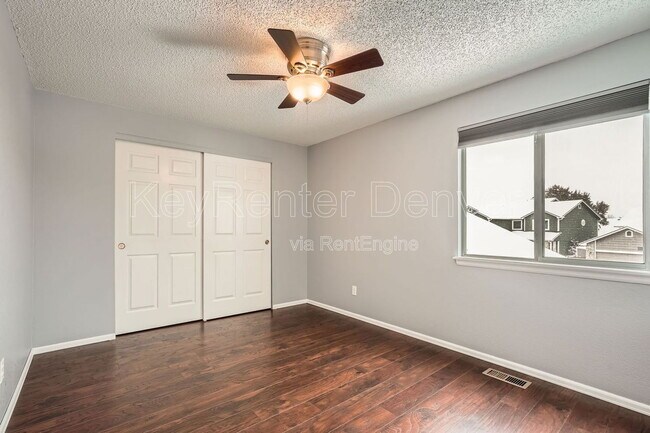 Building Photo - 5742 W 114th Pl
