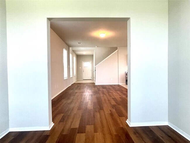Building Photo - 6701 Wolf Pack Dr