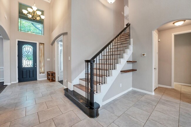 Building Photo - 6723 Mossridge Dr