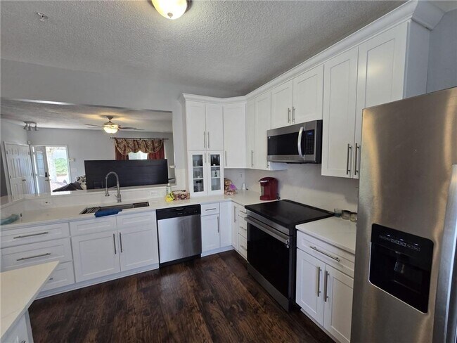 Building Photo - 1090 Kilmington Ct