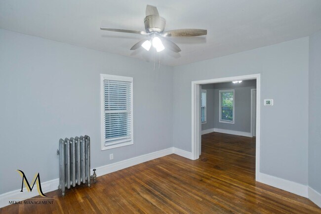 Building Photo - Single Family Home just minutes away from E. Longmeadow!