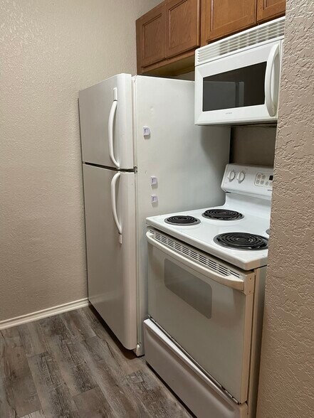 Building Photo - 10910 Baltic Dr