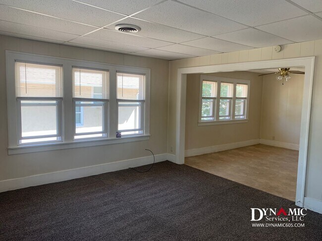 Building Photo - 713-715 W 16th St