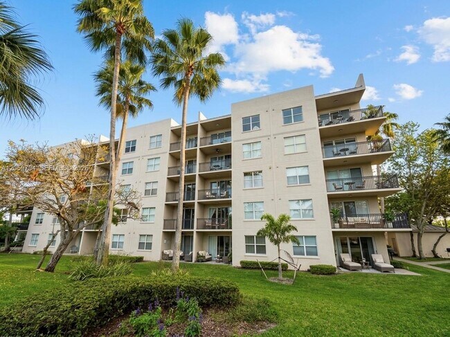 Building Photo - 26 Royal Palm Way
