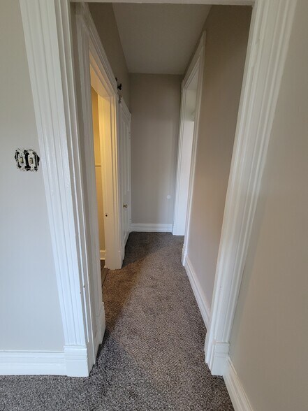 Building Photo - 224 6th Ave