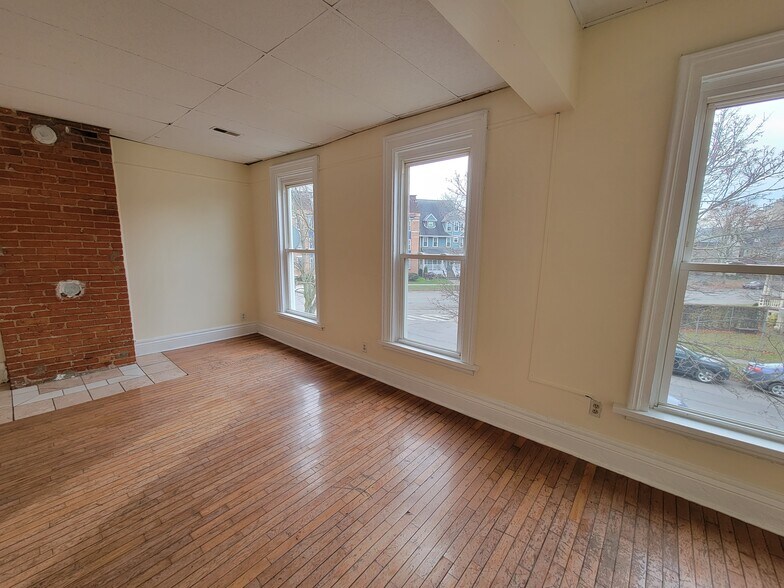 Building Photo - 175 Plymouth Ave