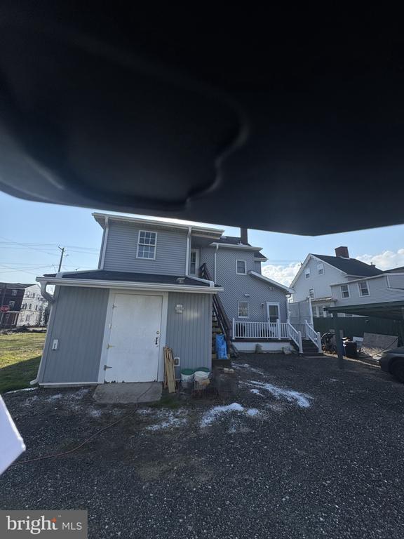 Building Photo - 332 E Broadway