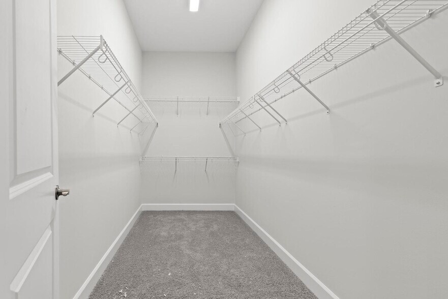 Building Photo - 13548 Spruce Pine Dr