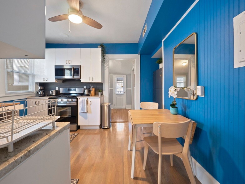 Spacious Kitchen with Laundry unit in kitchen - 810 Monroe Dr NE