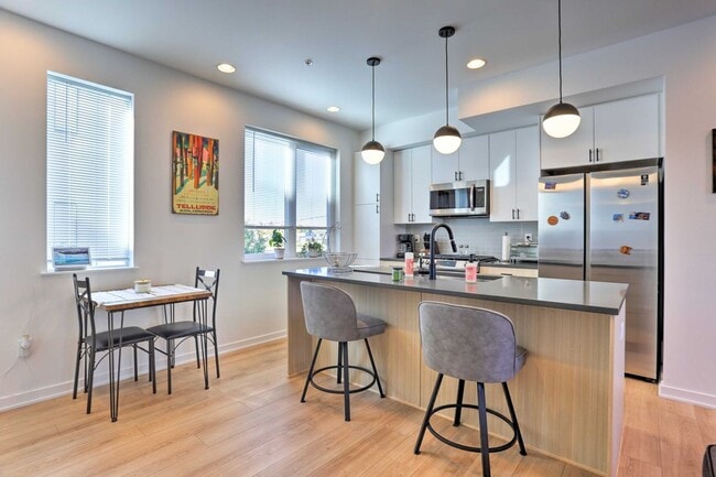 Building Photo - 3101 W 47th Ave