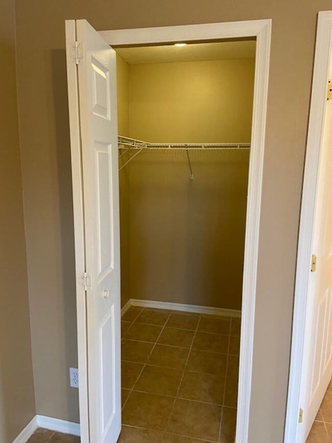 Building Photo - 3 bedrooms and 2 baths! FRESHLY RENOVATED!