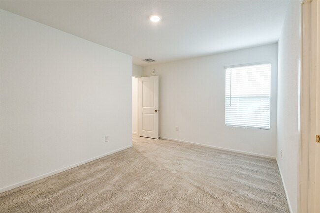 Building Photo - 21325 Carosella Dr