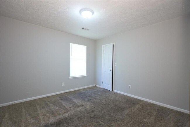 Building Photo - 2414 Leslie Brook Dr