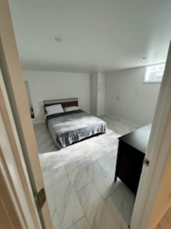 Building Photo - 5146 N Kenneth Ave