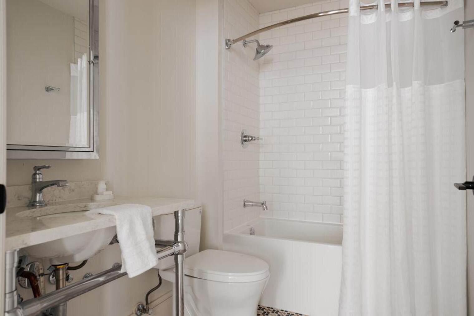 Building Photo - 505 E Travis St