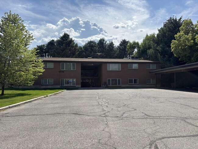 Building Photo - 4768 S Bonair St