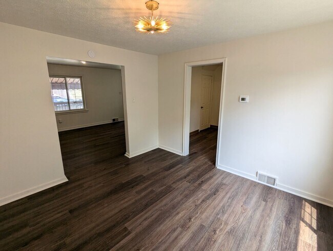 Building Photo - 3 Bedroom Single Family Home (Perry Hilltop)